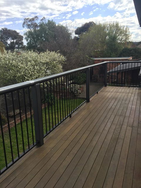 Bricks And Roses - Kalgoorlie Accommodation 4