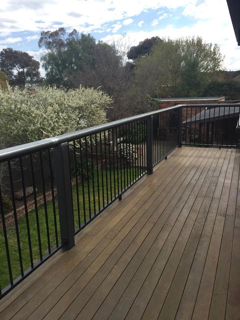 Bricks And Roses - Kalgoorlie Accommodation 5