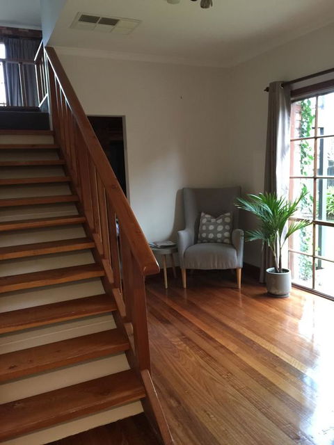 Bricks And Roses - Kalgoorlie Accommodation 13