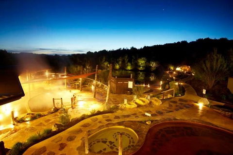 Demure Charm - Kalgoorlie Accommodation 16