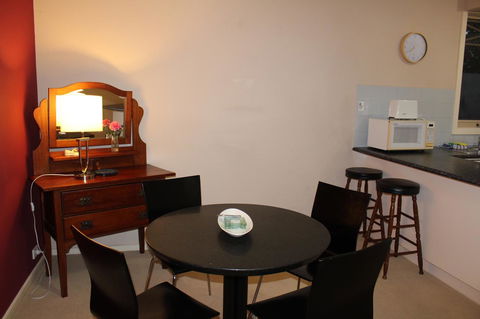 Australian Home Away @ Box Hill 2 Bedroom - Kalgoorlie Accommodation 9