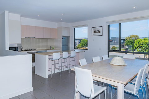 1 Sunset Place - Kalgoorlie Accommodation 0