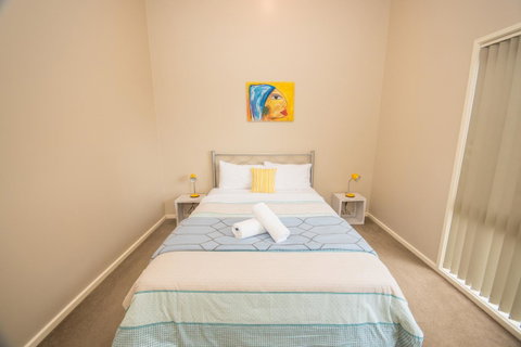 The Pitch - Kalgoorlie Accommodation 30