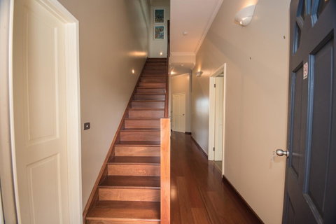 The Pitch - Kalgoorlie Accommodation 24