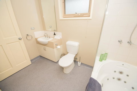 The Pitch - Kalgoorlie Accommodation 20
