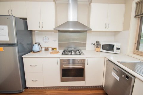 The Pitch - Kalgoorlie Accommodation 8