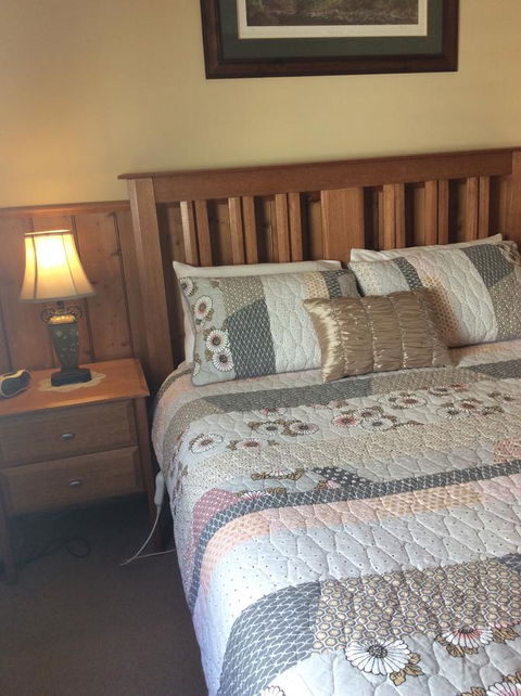 Airleigh-Rose Cottage - Kalgoorlie Accommodation 9