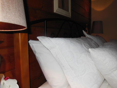 Airleigh-Rose Cottage - Kalgoorlie Accommodation 32