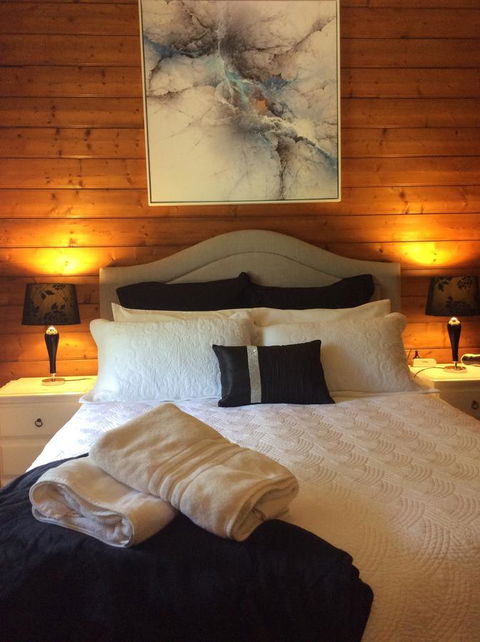 Airleigh-Rose Cottage - Kalgoorlie Accommodation 6