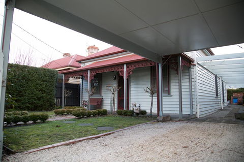 Airleigh-Rose Cottage - Kalgoorlie Accommodation 4