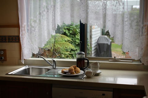 Airleigh-Rose Cottage - Kalgoorlie Accommodation 33