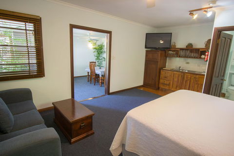 Debbie\'s Place - Kalgoorlie Accommodation 42