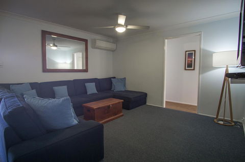 Debbie\'s Place - Kalgoorlie Accommodation 7