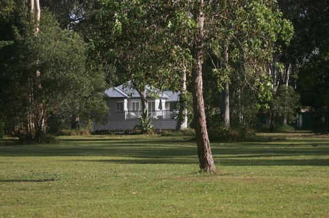 Lake Weyba Noosa Lodge & Kangaroos - Kalgoorlie Accommodation 30