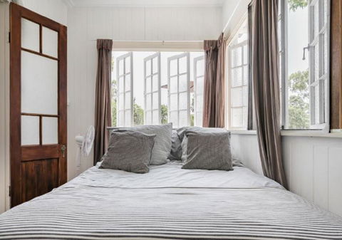 Lake Weyba Noosa Lodge & Kangaroos - Kalgoorlie Accommodation 9