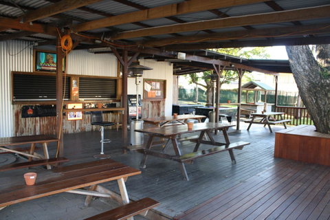 Nomads Airlie Beach - Kalgoorlie Accommodation 2