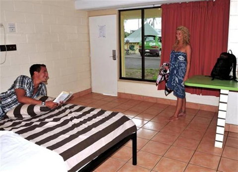Nomads Airlie Beach - Kalgoorlie Accommodation 5