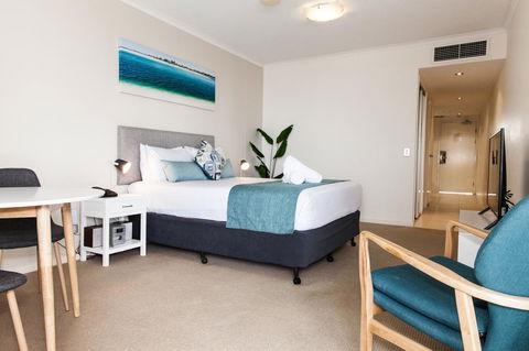 Ocean Views Resort Caloundra - Kalgoorlie Accommodation 12