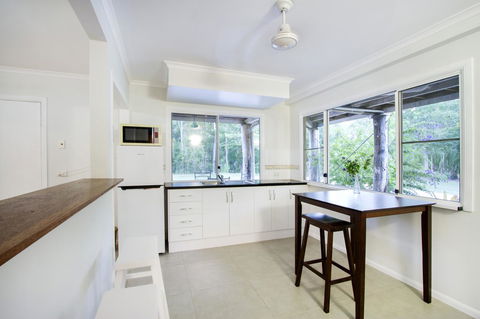 Airlie Beach Eco Cabins - Adults Only - Kalgoorlie Accommodation 37