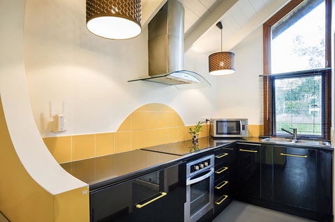 Airlie Beach Eco Cabins - Adults Only - Kalgoorlie Accommodation 19