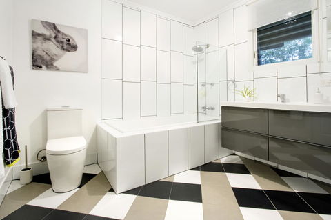 Airlie Beach Eco Cabins - Adults Only - Kalgoorlie Accommodation 34