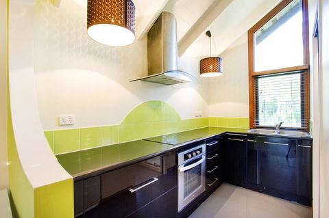 Airlie Beach Eco Cabins - Adults Only - Kalgoorlie Accommodation 10