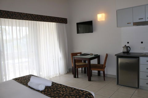 Blue Lagoon Resort - Kalgoorlie Accommodation 19