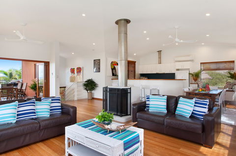 Jolly Roger's Beach House - Kalgoorlie Accommodation 2
