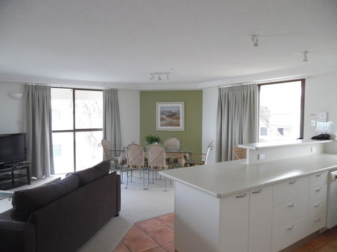 Coolum Caprice - Kalgoorlie Accommodation 14