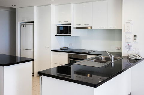 Coolum Caprice - Kalgoorlie Accommodation 9