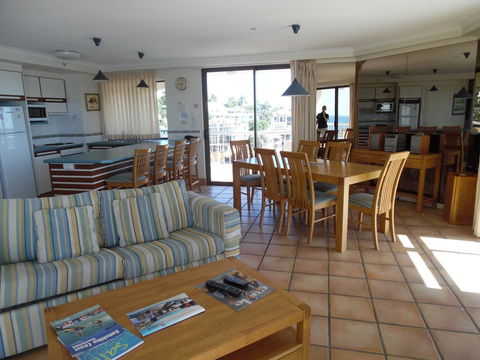 Coolum Caprice - Kalgoorlie Accommodation 12