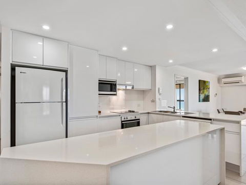Coolum Caprice - Kalgoorlie Accommodation 3