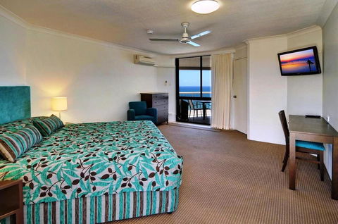 Coolum Caprice - Kalgoorlie Accommodation 21
