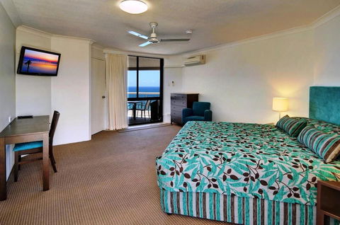 Coolum Caprice - Kalgoorlie Accommodation 33