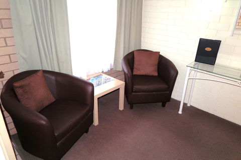 Twin Pines Motel - Kalgoorlie Accommodation 24