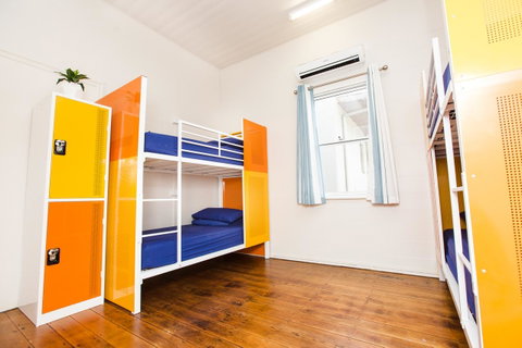 Mad Monkey Central - Kalgoorlie Accommodation 7