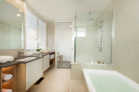 Heart Hotel And Gallery Whitsundays - Kalgoorlie Accommodation 1