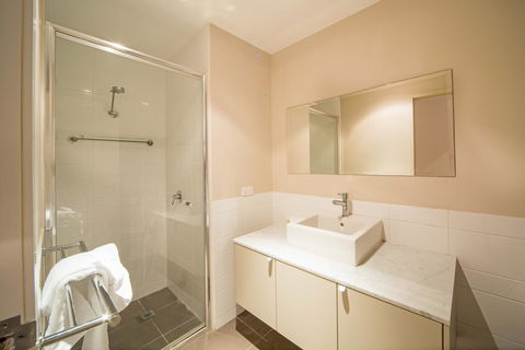 Whitsunday Reflections - Kalgoorlie Accommodation 4