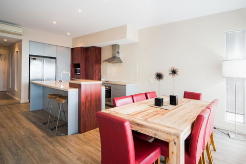 Whitsunday Reflections - Kalgoorlie Accommodation 8