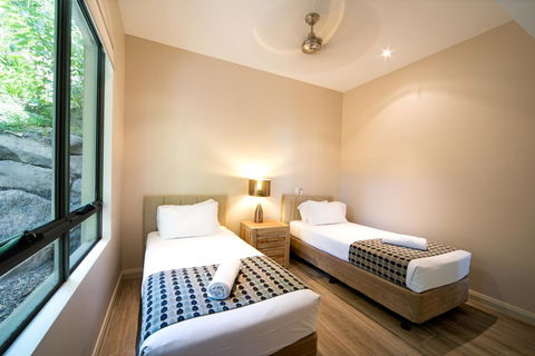 Whitsunday Reflections - Kalgoorlie Accommodation 5