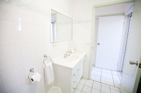 Trinity Beach Pacific - Kalgoorlie Accommodation 9