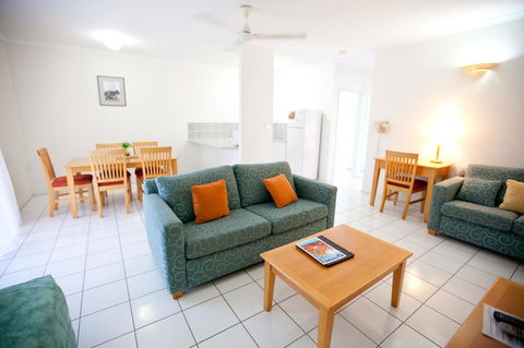 Trinity Beach Pacific - Kalgoorlie Accommodation 8