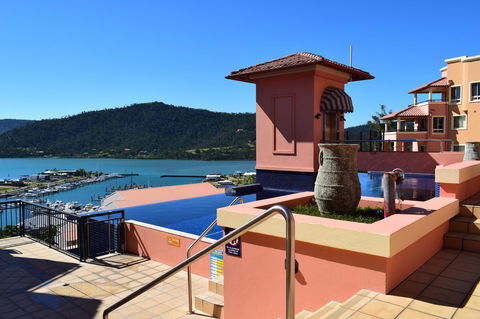 Martinique Whitsunday Resort - Kalgoorlie Accommodation 30