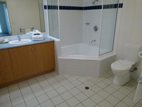 Madison Ocean Breeze Apartments - Kalgoorlie Accommodation 33