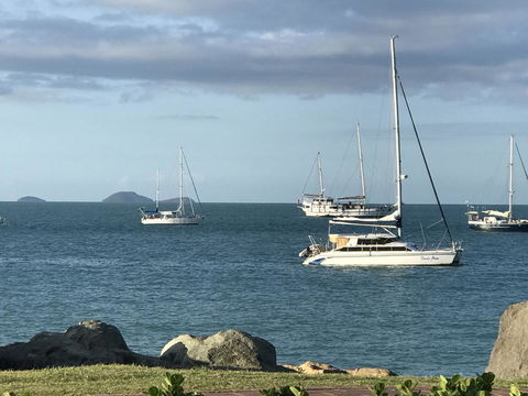 Whitsunday Luxury Homes - Kalgoorlie Accommodation 34