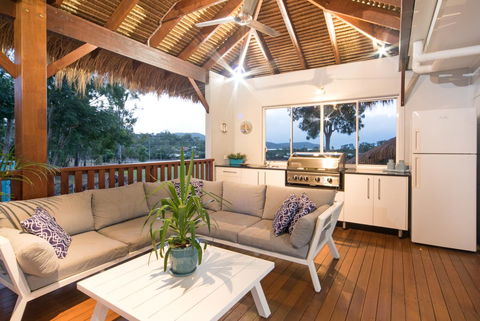 Whitsunday Luxury Homes - Kalgoorlie Accommodation 2