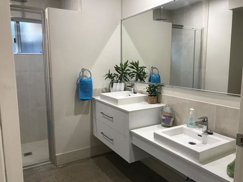 Whitsunday Luxury Homes - Kalgoorlie Accommodation 13