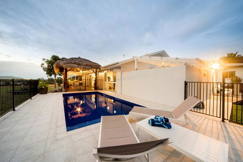 Whitsunday Luxury Homes - Kalgoorlie Accommodation 3
