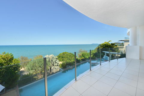 Bellevue At Trinity Beach - Kalgoorlie Accommodation 7