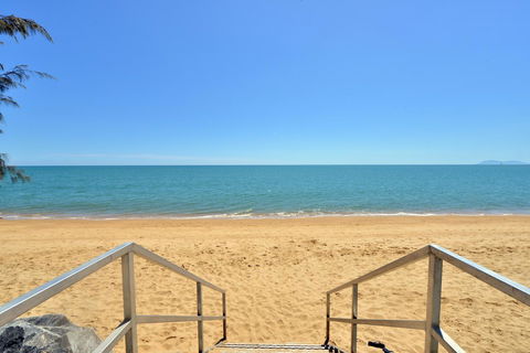 Bellevue At Trinity Beach - Kalgoorlie Accommodation 10